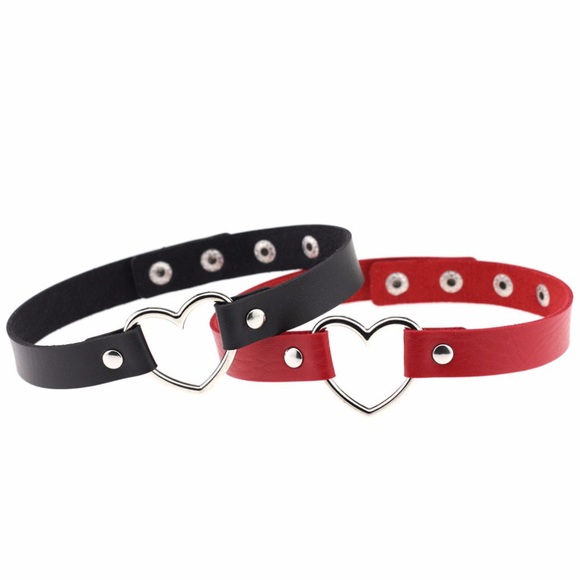 Punk Gothic Vegan Leather Choker with Heart Ring - Picture 7 of 16